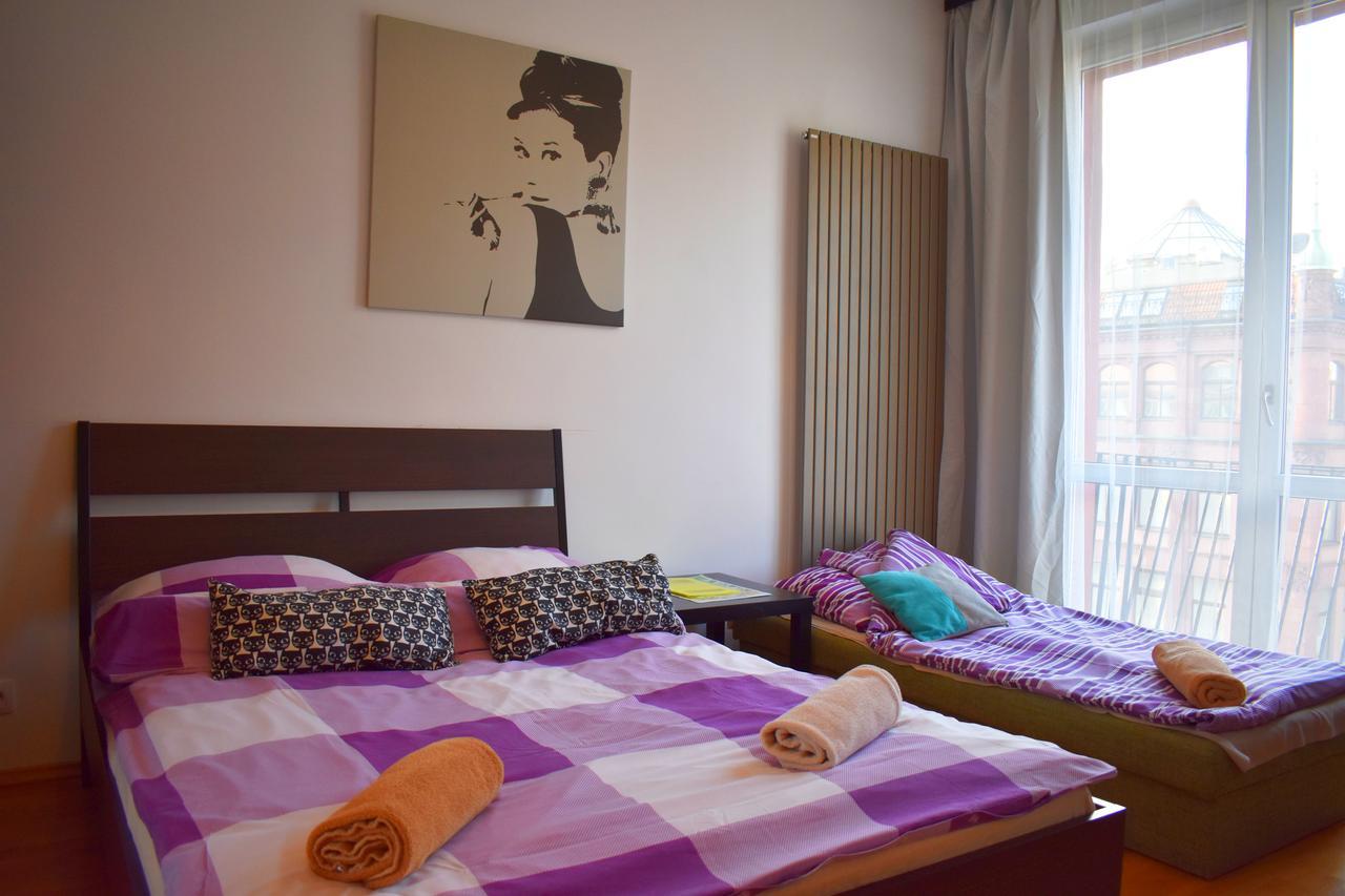 City Central Hostel Swidnicka Wrocław Exteriör bild