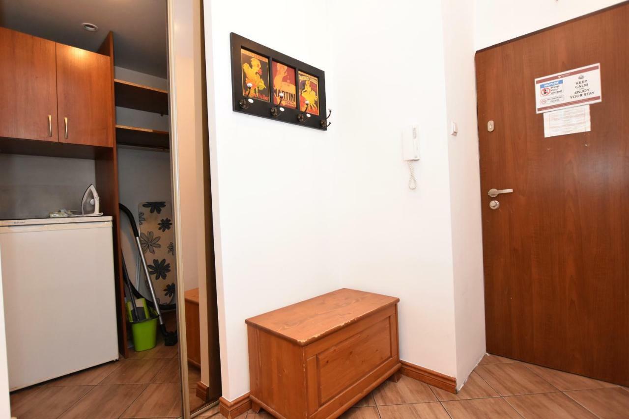 City Central Hostel Swidnicka Wrocław Exteriör bild